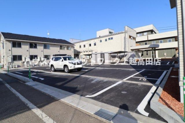 リナーシェ Ａの駐車場|消雪付駐車場