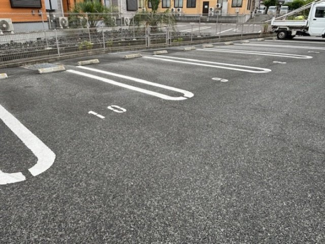 パークハイム上津の駐車場|駐車スペースもあります☆