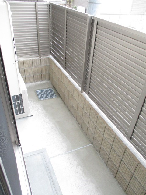 エマイユ鴻池のバルコニー