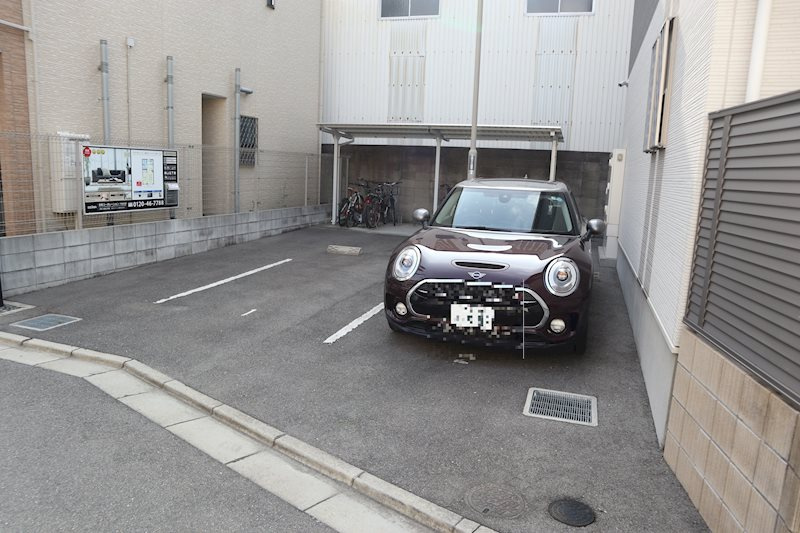エマイユ鴻池の駐車場