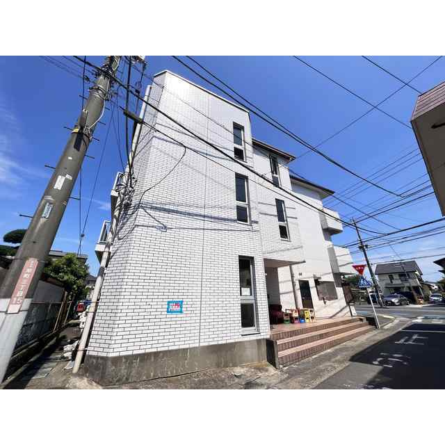 栄興厚木ヴィラのエントランス