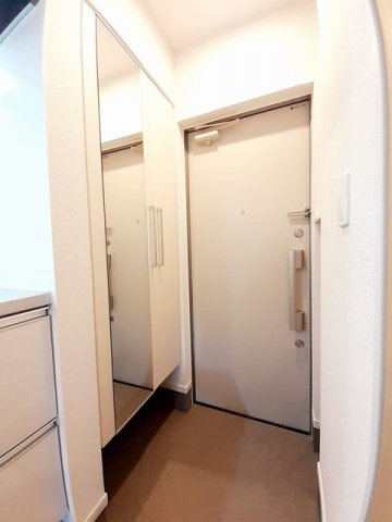 Ｙ’ｓアビタシオン青柳の玄関