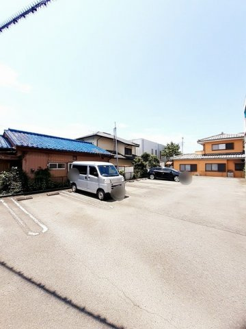 サンガーデン・ツヴァイの駐車場