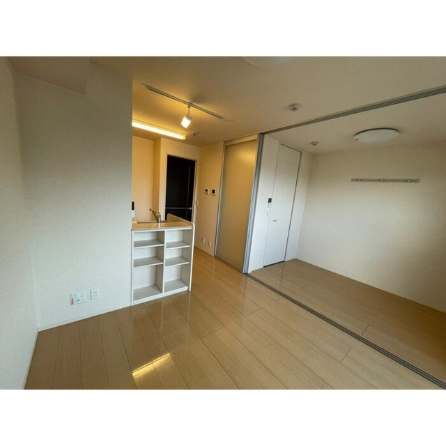 各務原市蘇原東島町３丁目のアパートの居間・リビング