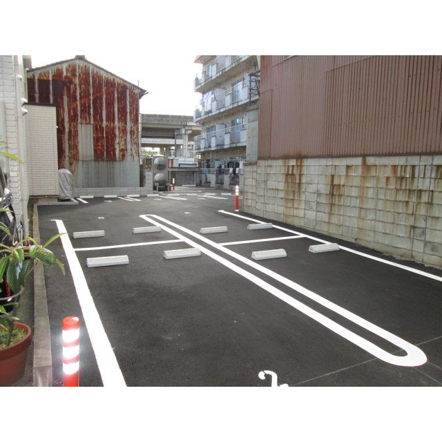 岐阜市清住町３丁目の駐車場の外観
