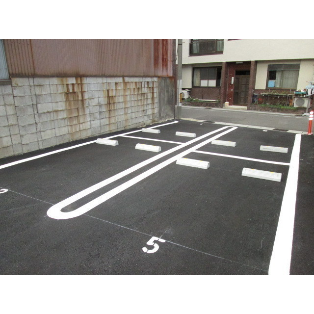 岐阜市清住町３丁目の駐車場の外観