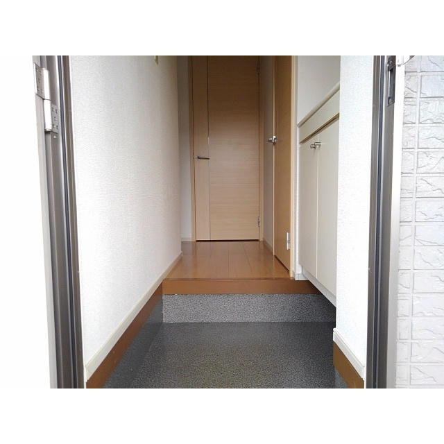 オークラパークホームズ北･南棟の玄関