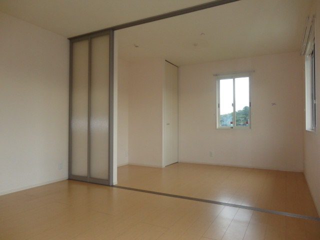 グリーンヴィレッジあいＤの居間・リビング