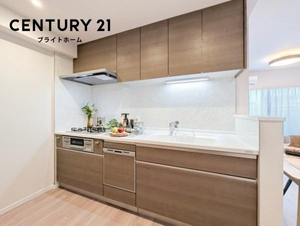ミオカステーロ十日市場ステッサのキッチン|食洗器付きなのは家事の負担を軽減してくれる嬉しいポイント♪
広々としたキッチンはお子様と並んでお料理できます。