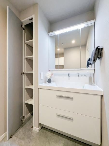 ミオカステーロ十日市場ステッサの独立洗面台|清潔感のある内装、すっきりとしたデザインです。
水周りが綺麗だと安心ですね。