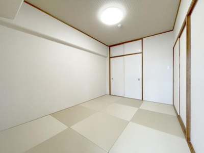 【和室】 | メゾンドール堺 | 和室は汎用性が高く様々な使い方ができます♪
収納スペース付きでお部屋もスッキリ片付きますね！