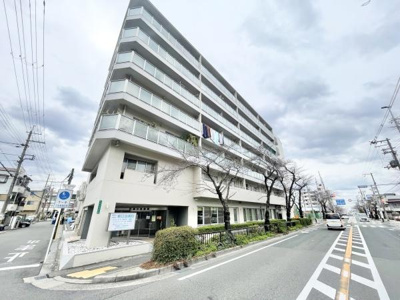 【外観】 | 朝日プラザ大仙 | JR阪和線「百舌鳥」駅が徒歩15分。
通勤にも外出にもアクセス良好。家族でおでかけすることも増えそうですね♪