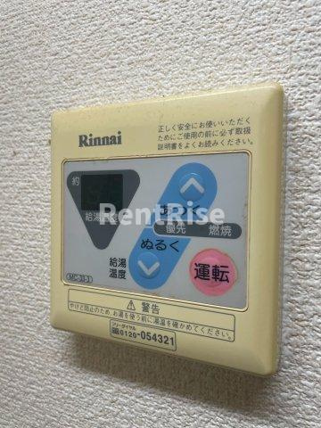 ルミエール蒲池の駐車場
