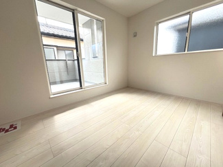 【洋室】 | 廿日市市住吉（廿日市駅）全3区画　NO2【外構込み】 | 2階　3部屋　バルコニー×2　収納付きでお部屋がスッキリ広く使えます。