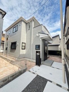 【外観】 | 廿日市市住吉（廿日市駅）全3区画　NO2【外構込み】 | 【NO2】☆JR廿日市駅まで徒歩18分☆廿日市小学校まで徒歩10分☆廿日市中学校まで徒歩23分☆☆ゆめタウン廿日市徒歩7分☆土地48坪☆前面道路4ｍ☆駐車スペース2台分
