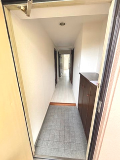 【玄関】 | コンツェルトパーク古江（古江駅）【リフォーム済・中古マンション】 | 落ち着いた色合いの玄関です