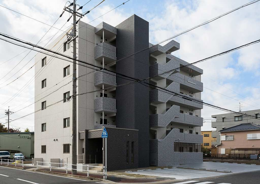 アヴニール・シエルの駐車場