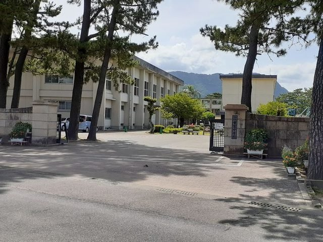 ソレイユ・マルニシの周辺|重富中学校まで1100m