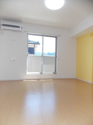 ソレイユ・マルニシの居間・リビング