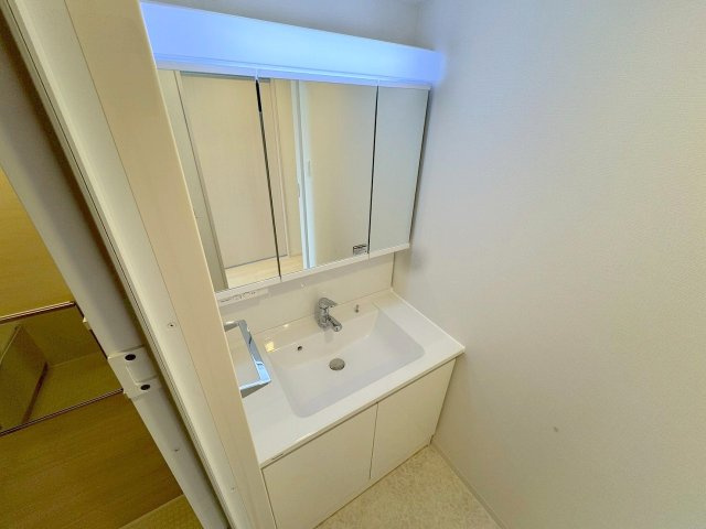 スプランディッドライズ新大阪ノースの独立洗面台