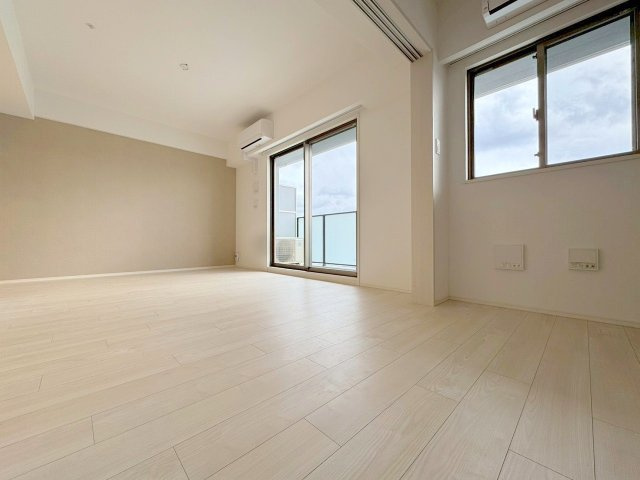 スプランディッドライズ新大阪ノースの居間・リビング