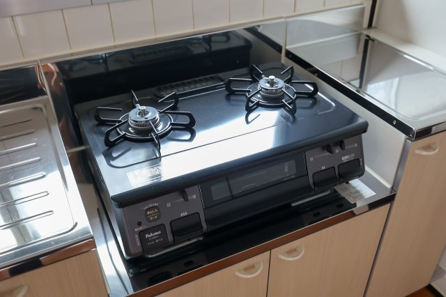 八幡町戸建てのキッチン|ガスコンロ