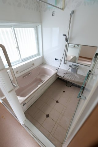 八幡町戸建ての浴室|浴室乾燥機付き・オートバス・追い焚き可能