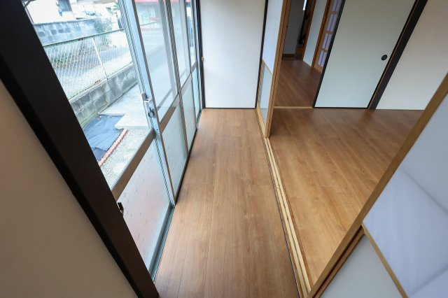 八幡町戸建ての内装|広縁