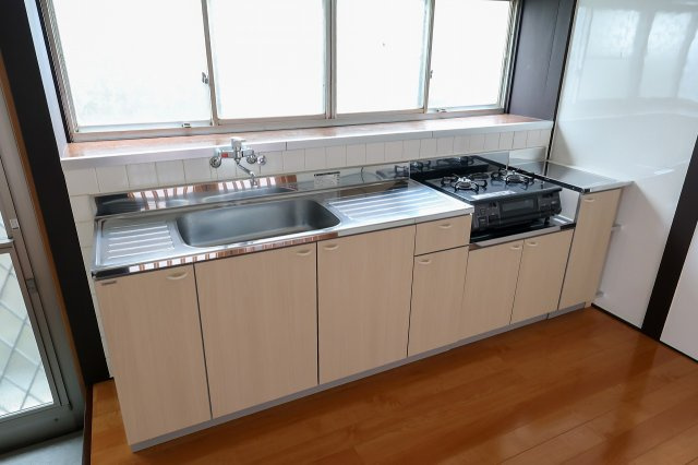 八幡町戸建てのキッチン