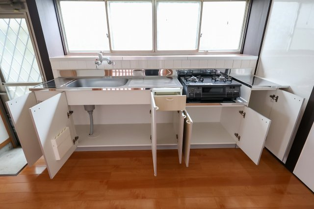 八幡町戸建ての収納|キッチン収納