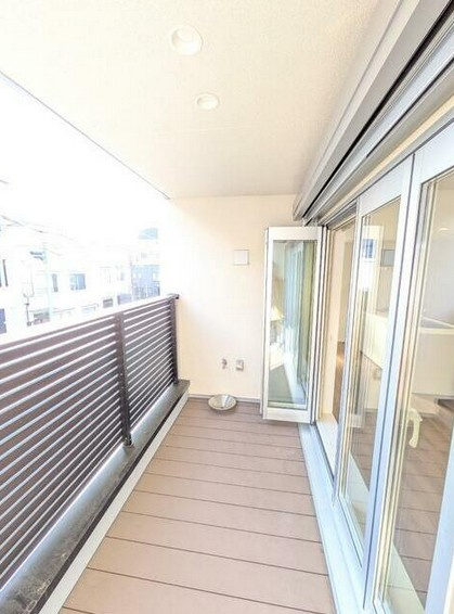 【バルコニー】