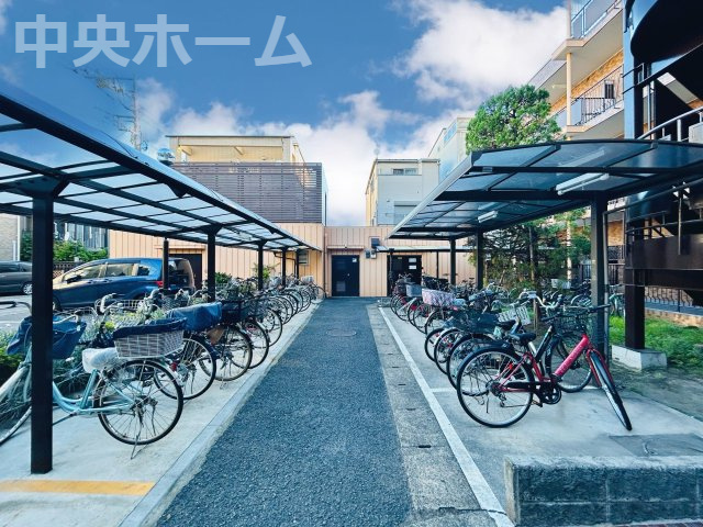 NICアーバンハイム亀戸の駐輪場|【自転車置き場】最新の空き状況や費用などの詳細は担当スタッフまでお問い合わせください。
