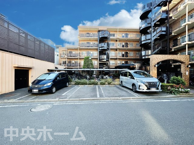 NICアーバンハイム亀戸の駐車場|【敷地内駐車場】最新の空き状況や費用などの詳細は担当スタッフまでお問い合わせください。