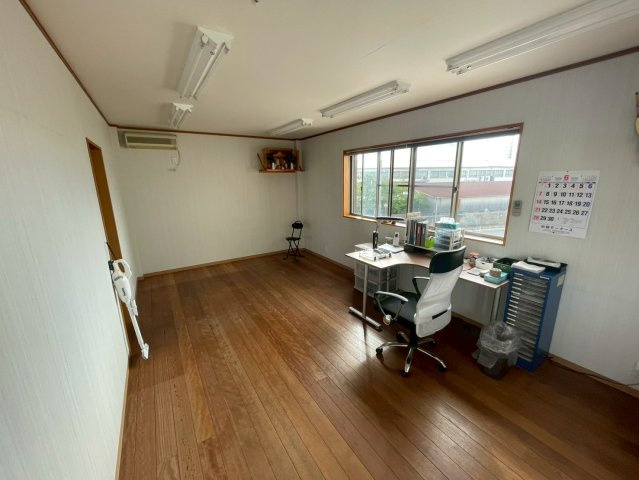 中畑町　倉庫付貸事務所の内装