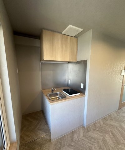 菅相塚町ガレージハウスのキッチン