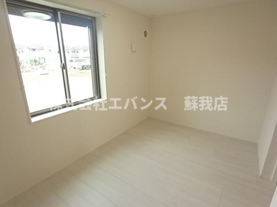 【洋室】 | ロイヤルⅠ | 使い勝手のいい洋室です