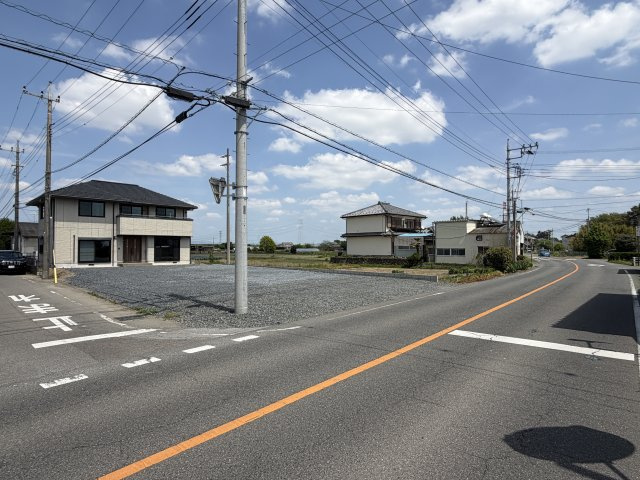 【外観】 | 伊勢崎市境島村　中古戸建 | 駐車場