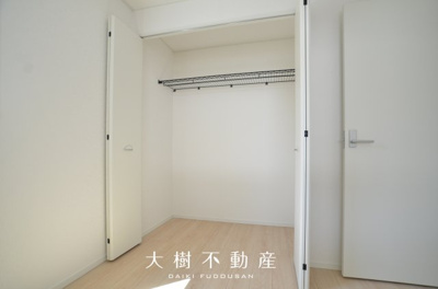 【洋室】 | 綾瀬市早川 新築戸建て 全6棟【仲介手数料無料】 | 2階　洋室2（4.5帖）クローゼット
