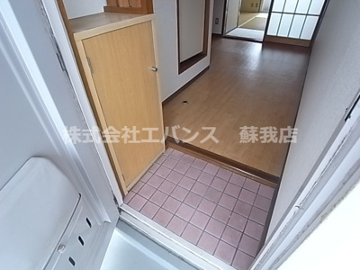 【玄関】 | マンション翠嵐 | 収納もある玄関です