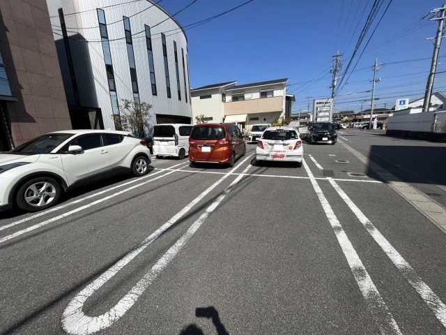 サンキビルの駐車場