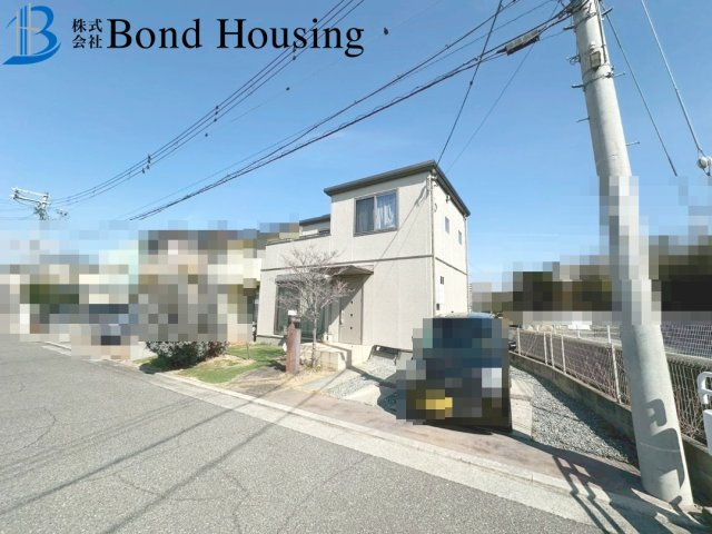 セキスイハイム施工・駅徒歩１０分・大久保町西島　中古戸建の前面道路含む現地写真