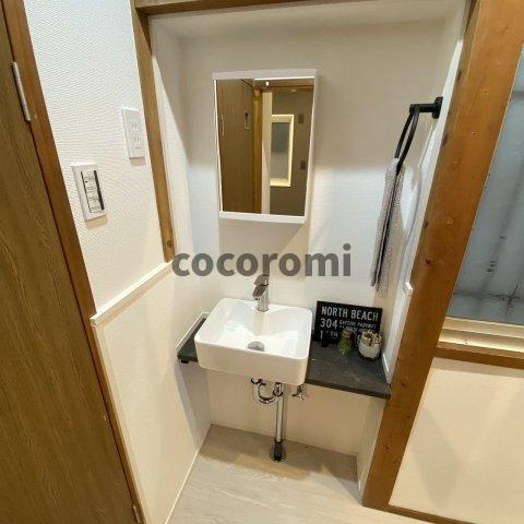 香里西之町戸建の独立洗面台