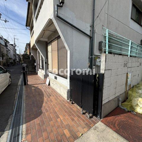伊加賀緑町貸家のエントランス