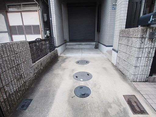 南野口町戸建の駐車場