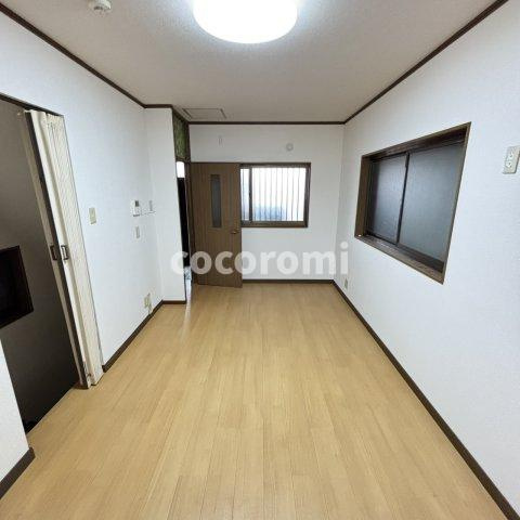 寝屋南2丁目戸建の居間・リビング