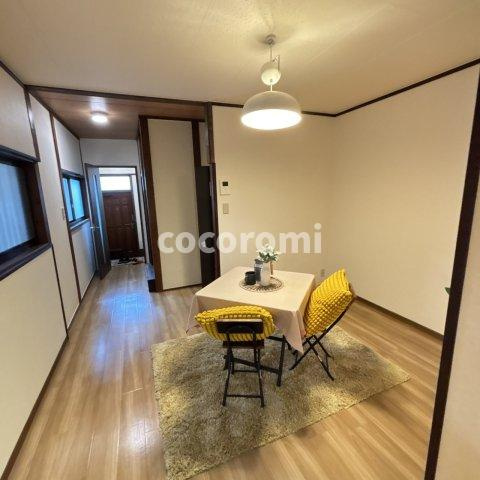 津田東町１丁目戸建の洋室