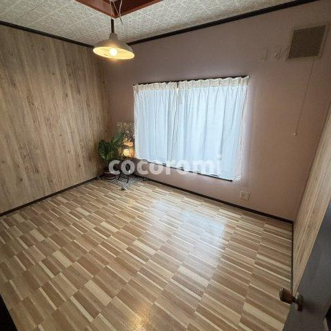 津田東町１丁目戸建の居間・リビング