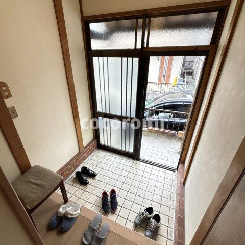 藤阪東町４丁目戸建の玄関