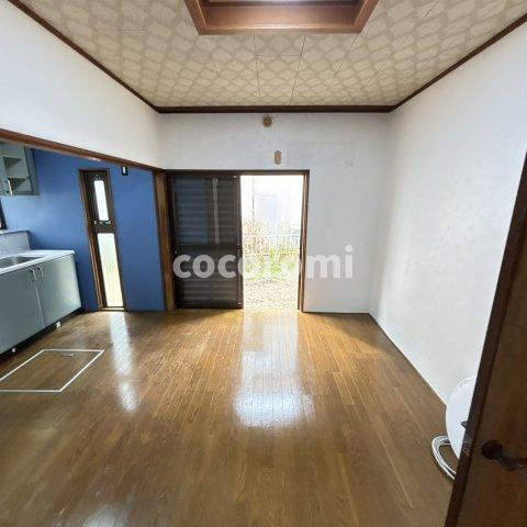 藤阪東町４丁目戸建の居間・リビング