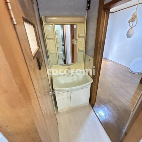 藤阪東町４丁目戸建の洗面所